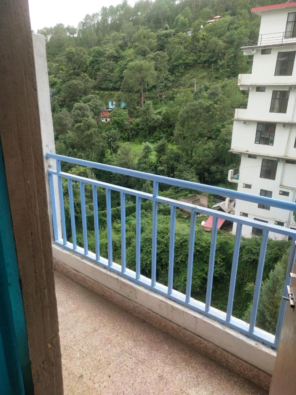 Abuzz Oxfordcaps Chanakya Hostel Solan Εξωτερικό φωτογραφία