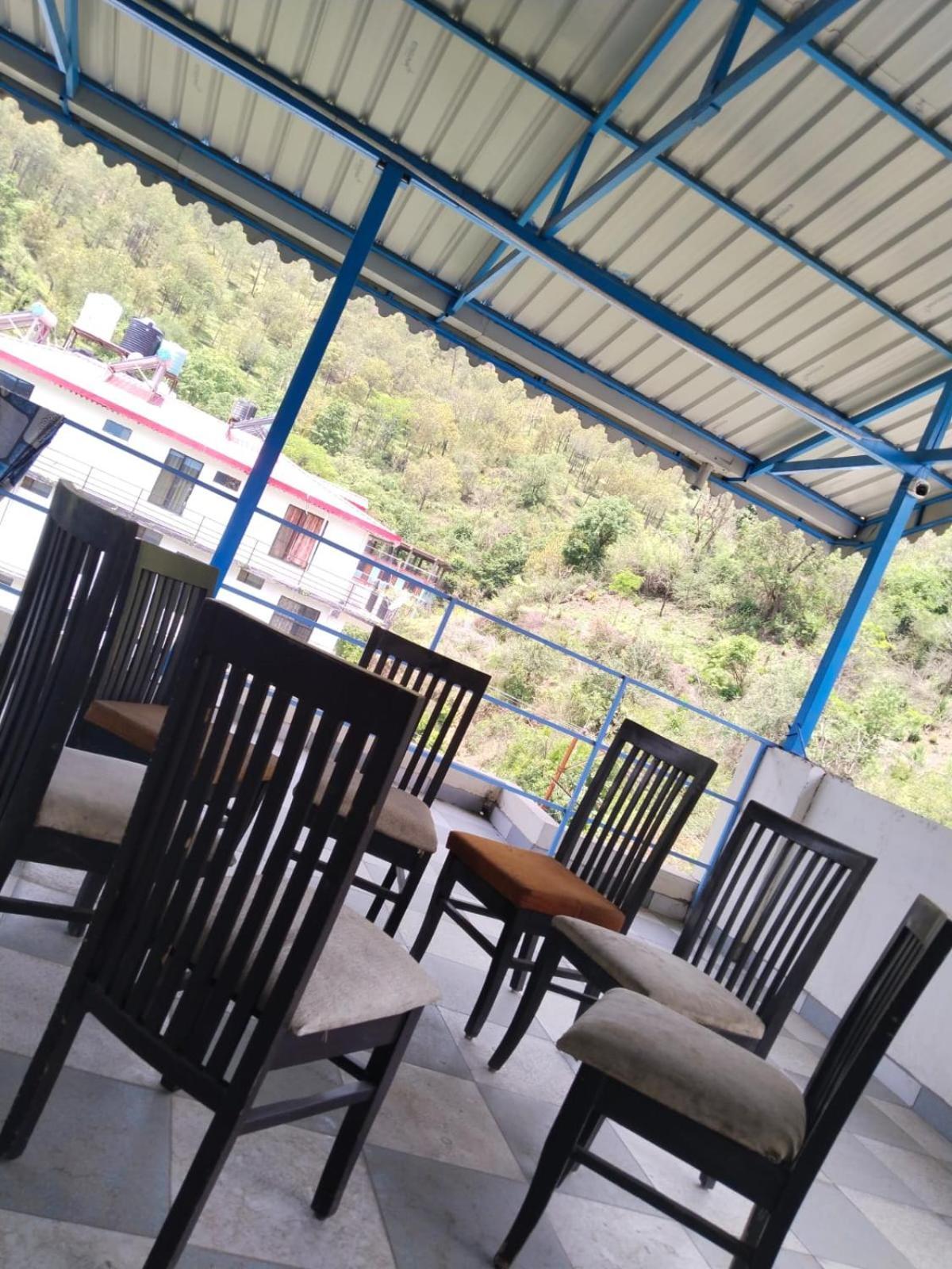 Abuzz Oxfordcaps Chanakya Hostel Solan Εξωτερικό φωτογραφία