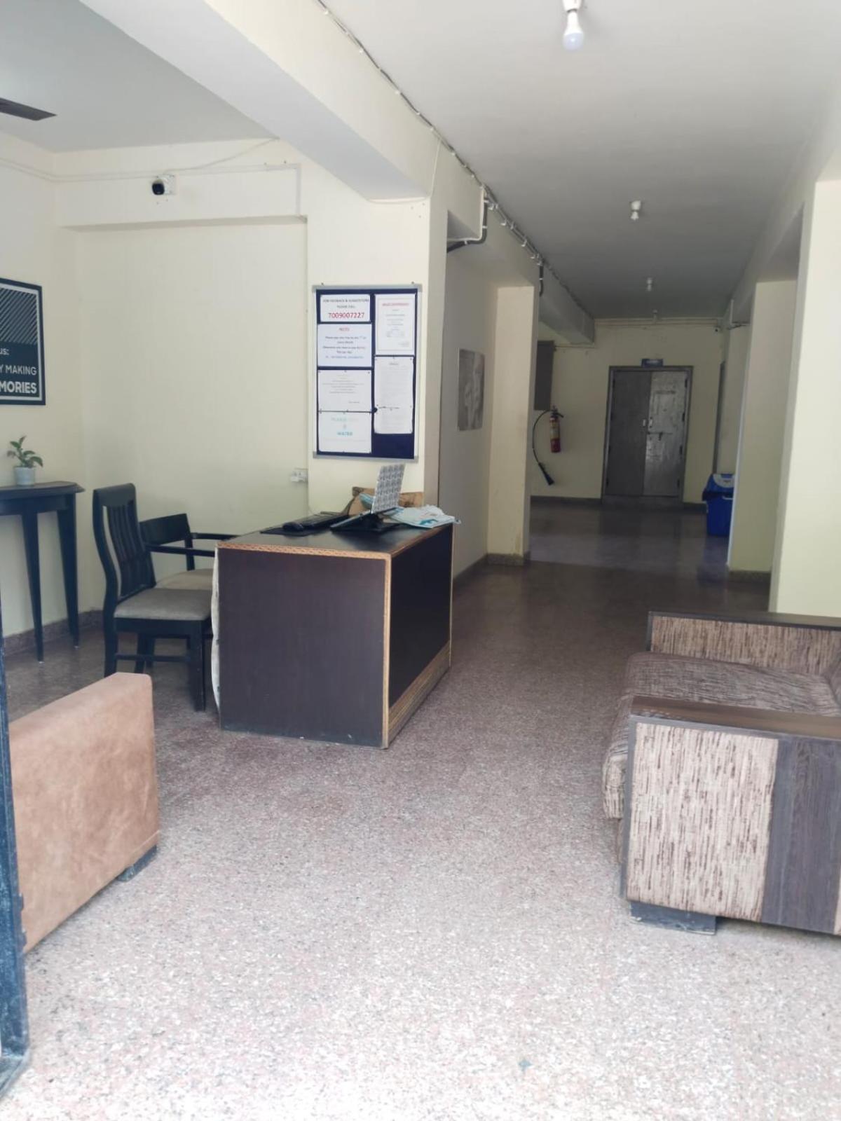 Abuzz Oxfordcaps Chanakya Hostel Solan Εξωτερικό φωτογραφία