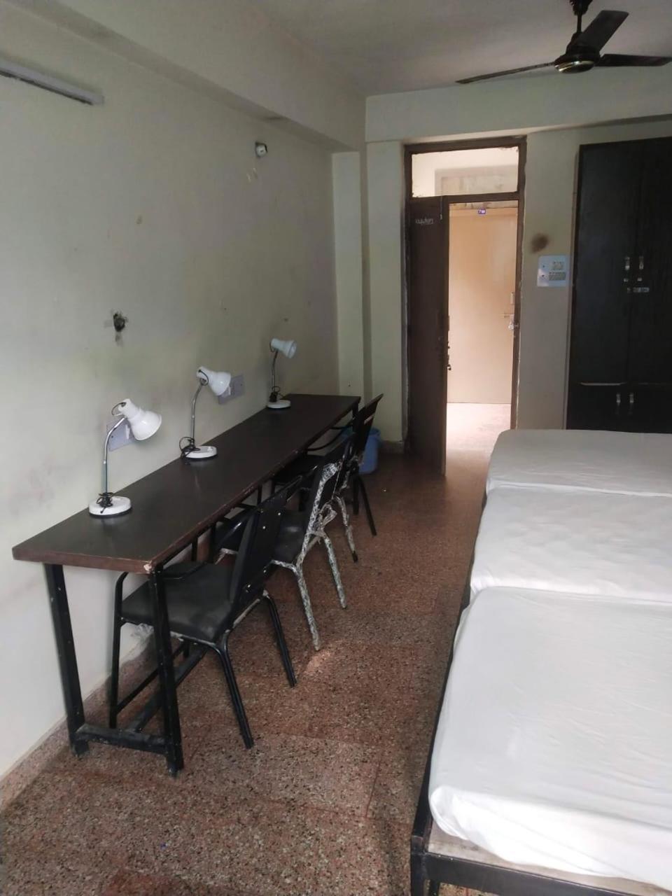 Abuzz Oxfordcaps Chanakya Hostel Solan Εξωτερικό φωτογραφία