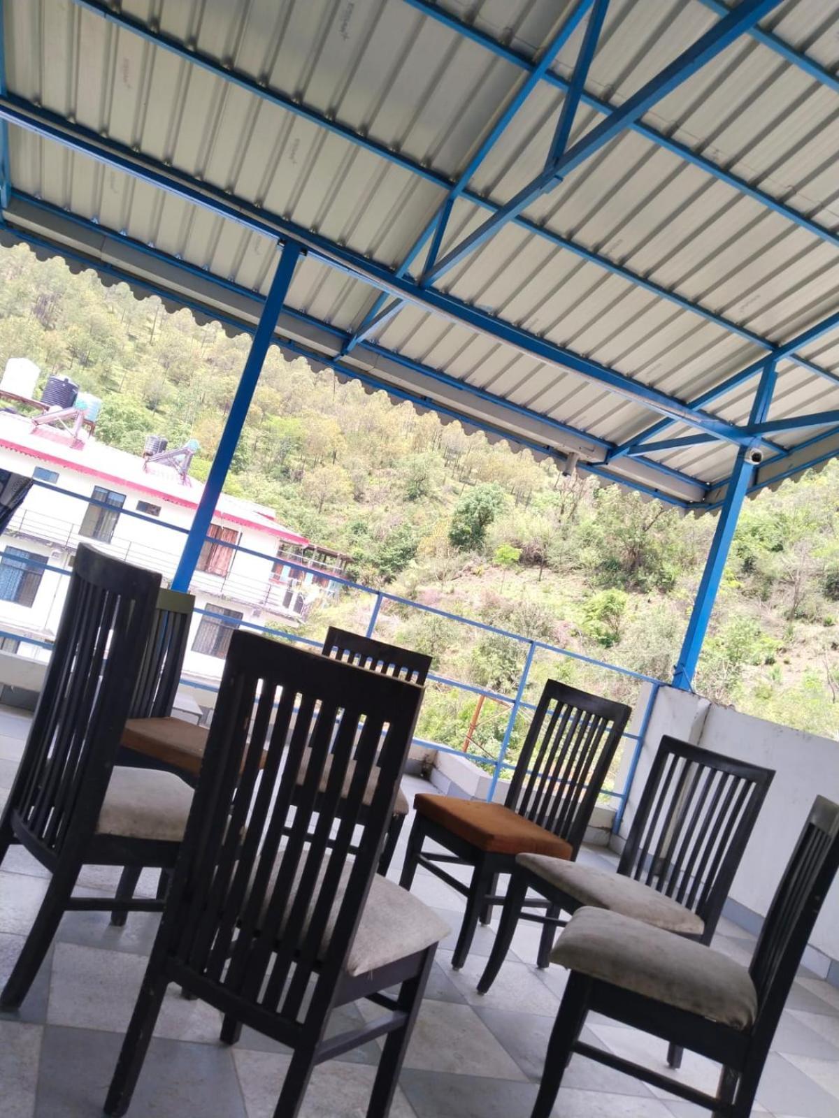 Abuzz Oxfordcaps Chanakya Hostel Solan Εξωτερικό φωτογραφία